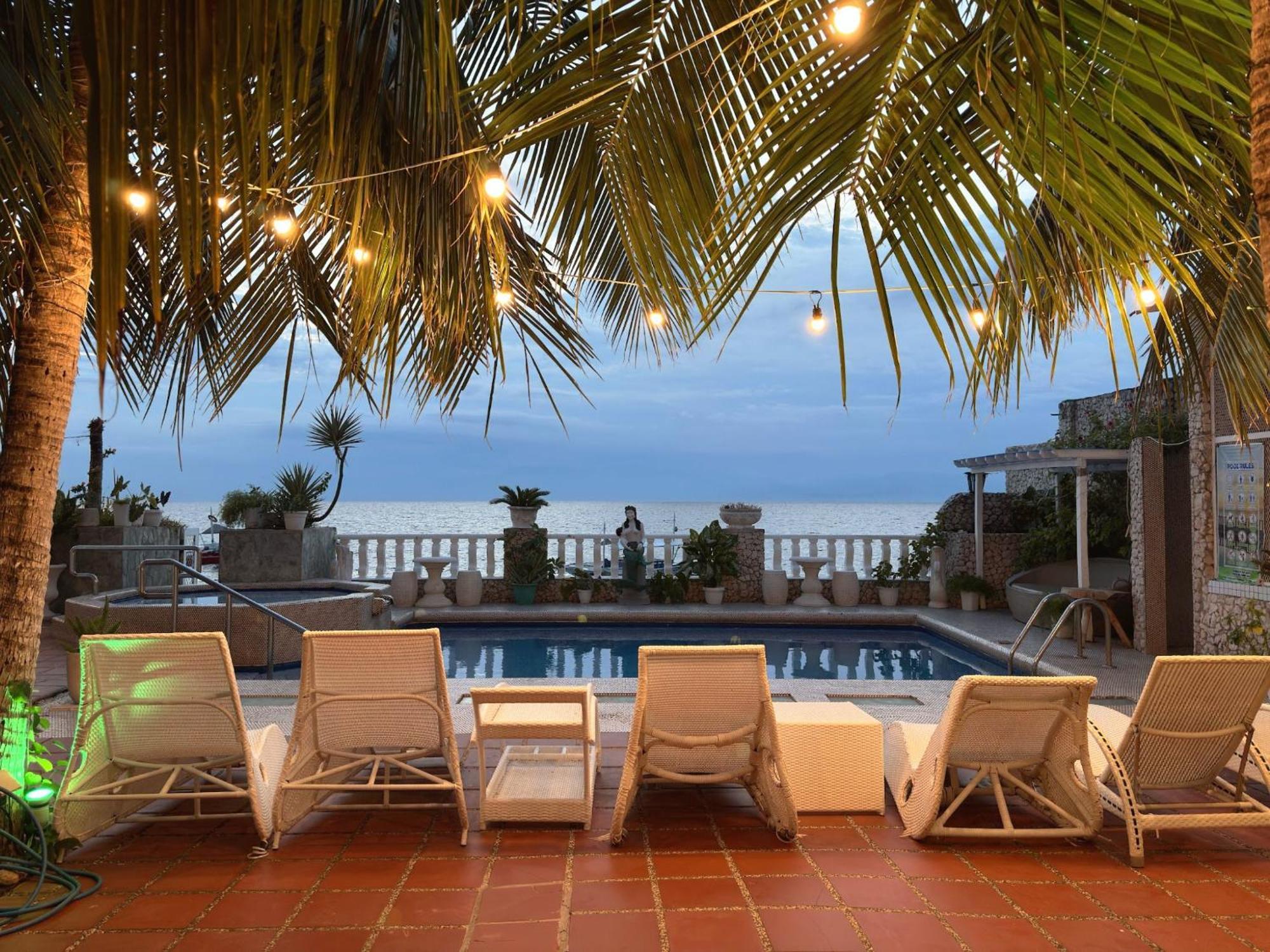 Sunset Beach Resort モアルボアル エクステリア 写真