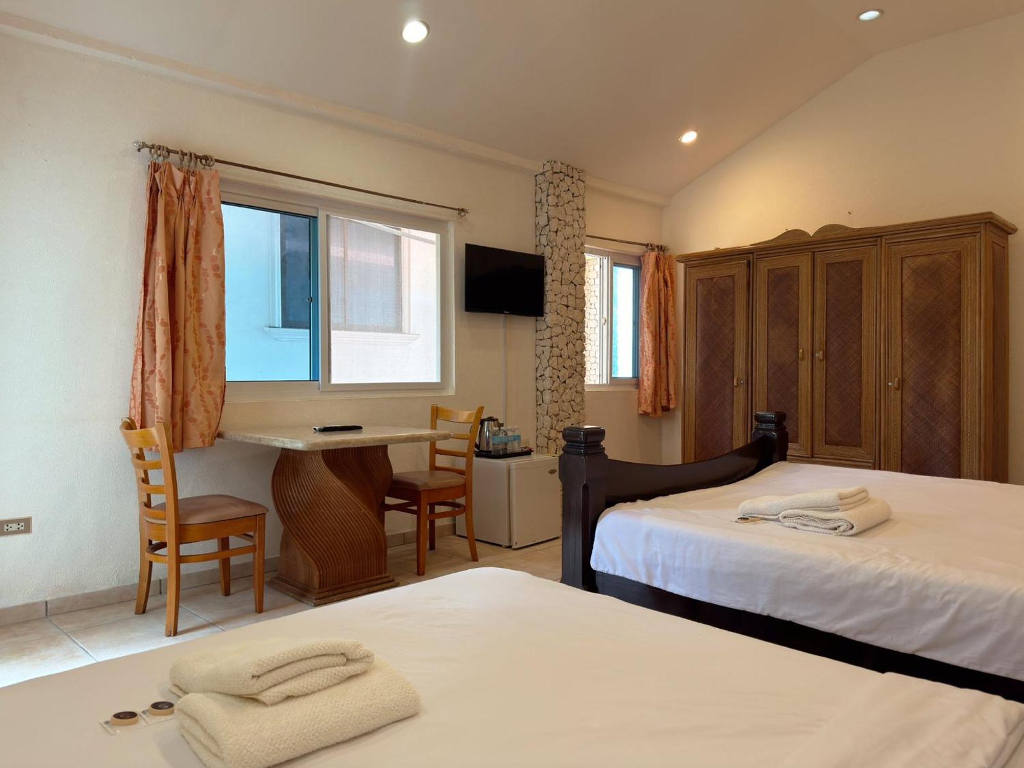 Sunset Beach Resort モアルボアル エクステリア 写真